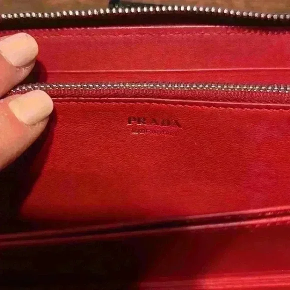 Prada Diagramme Calfskin Leather Continental Wallet GUC - Picture 6 of 14